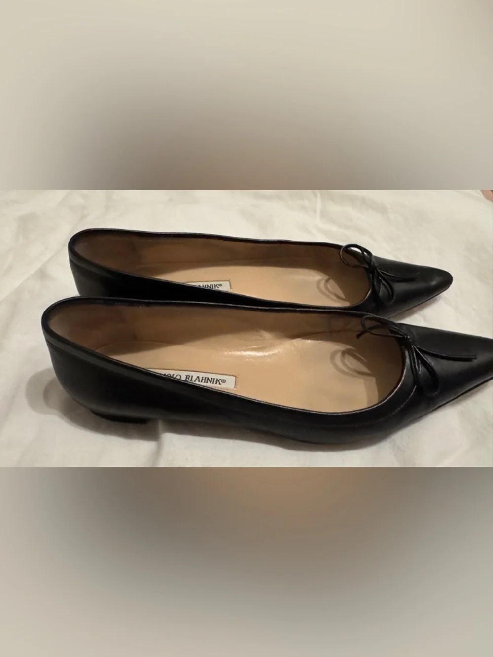 Manolo Blahnik Black Pointed Toe Leather Flats with Bow - Picture 3 of 8